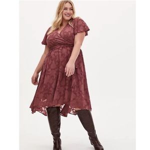 Torrid mauve floral jacquard wrap dress size 2